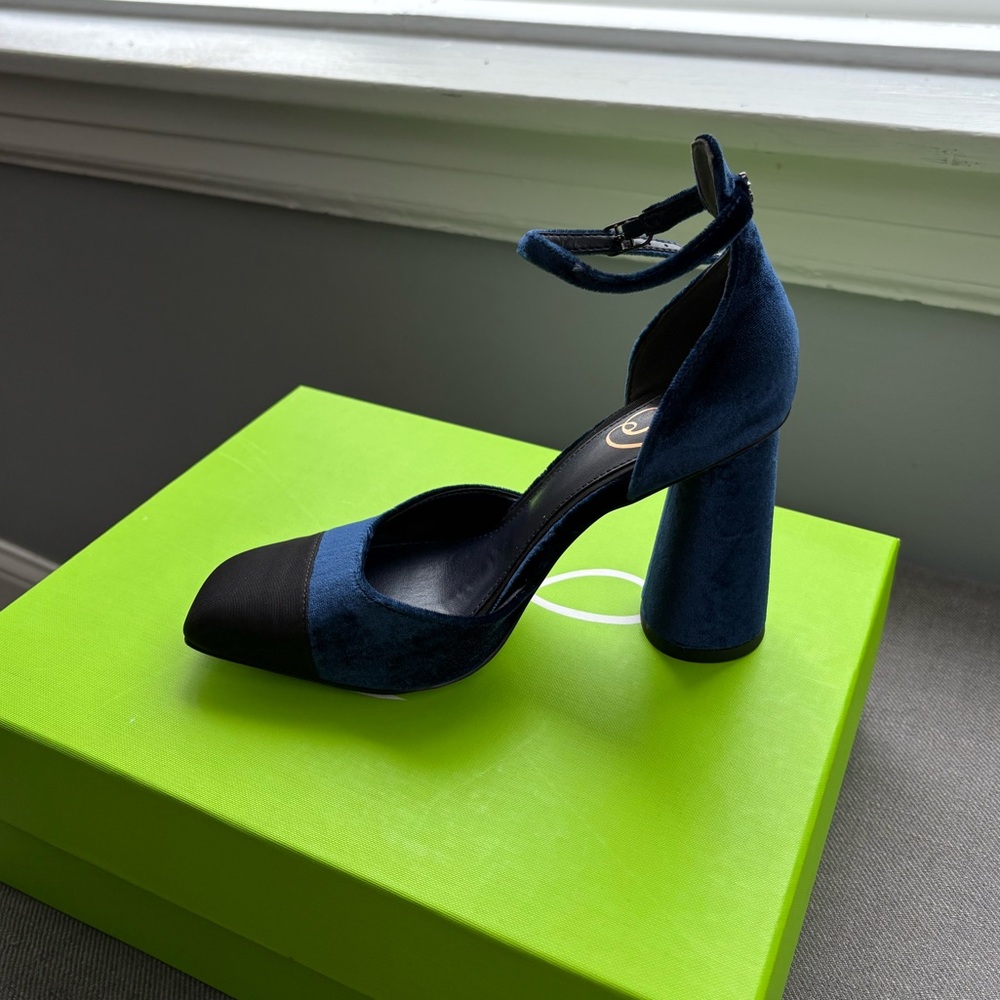 New in box blue velvet and satin cap toe pump. 3 3/4 inch block heel.